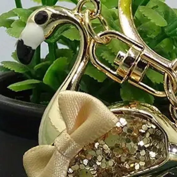 Gold Flamingo Keychain/Charm - Picture 2 of 5